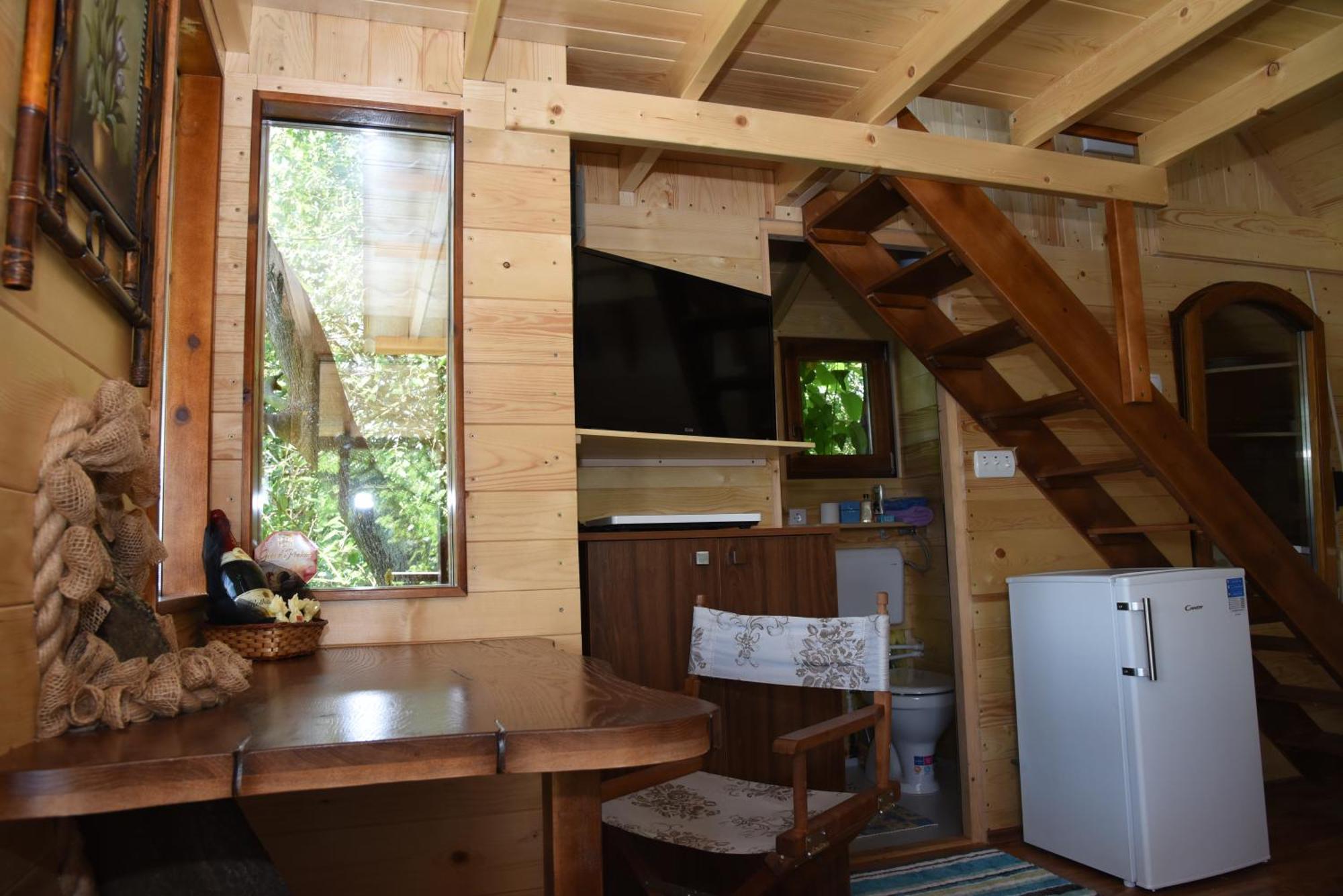 Holiday Home Kucica Na Drvetu Баня-Ковиляча Экстерьер фото