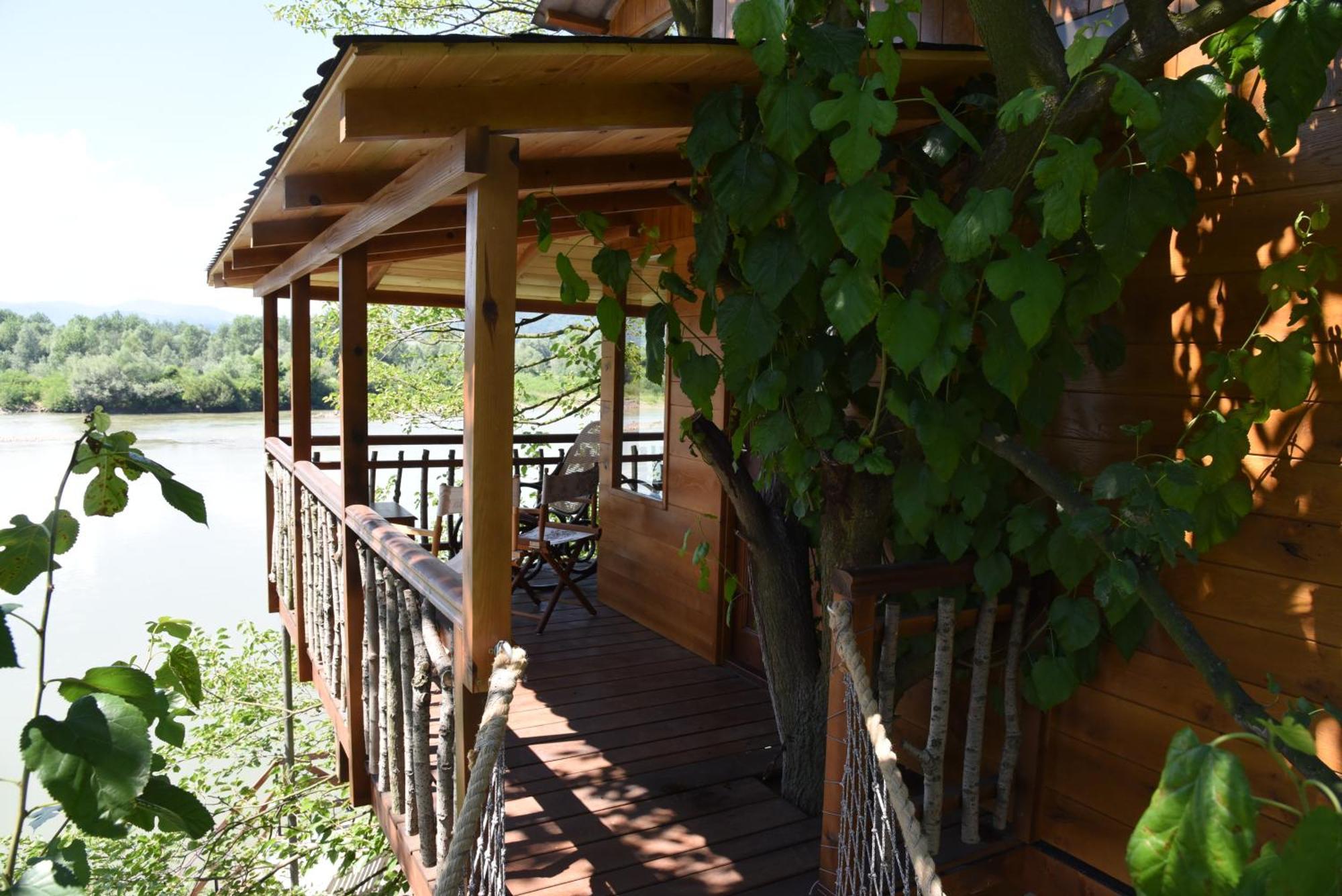 Holiday Home Kucica Na Drvetu Баня-Ковиляча Экстерьер фото