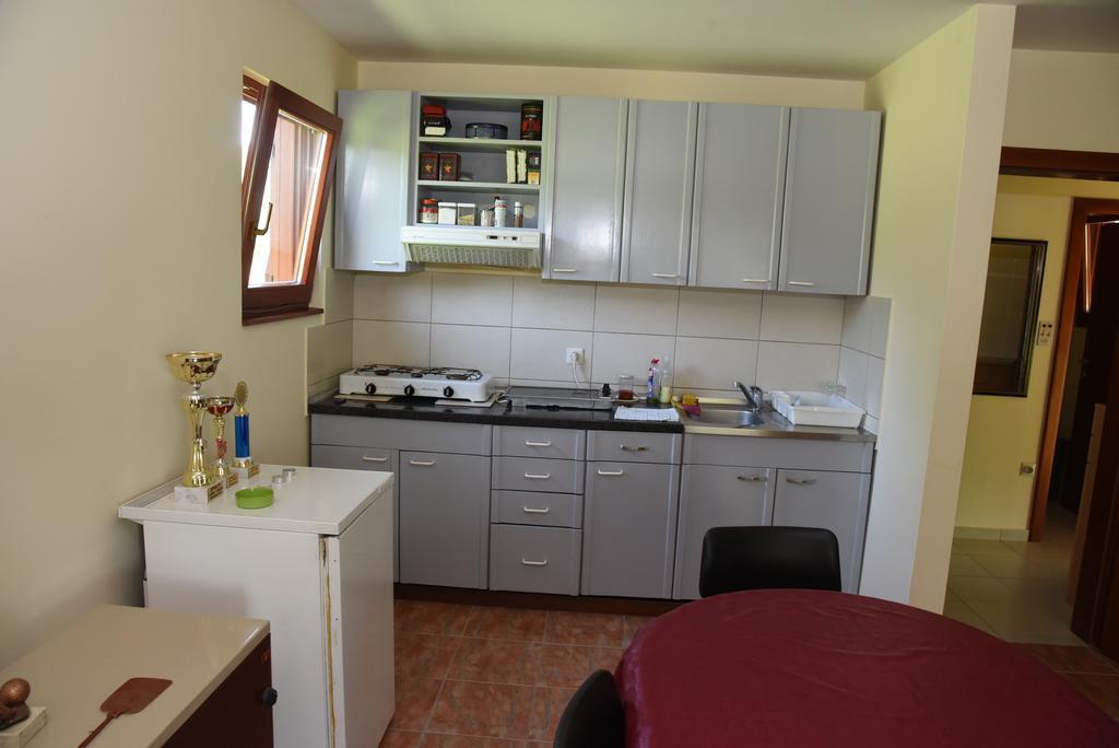Holiday Home Kucica Na Drvetu Баня-Ковиляча Экстерьер фото