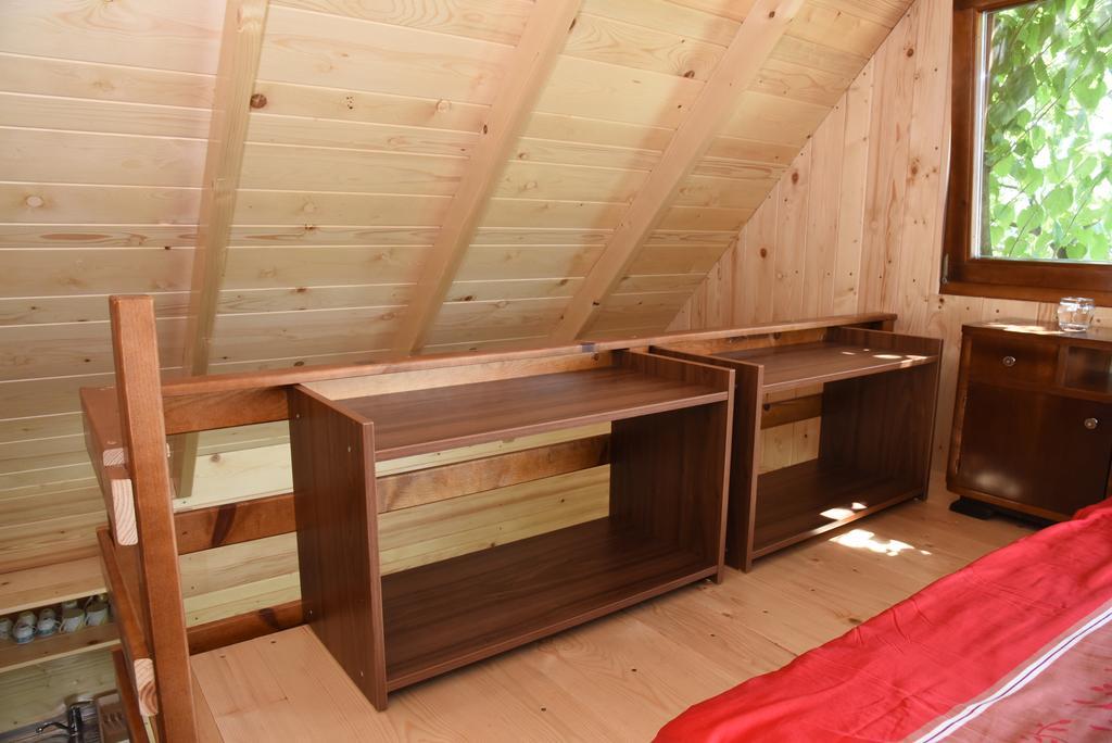 Holiday Home Kucica Na Drvetu Баня-Ковиляча Экстерьер фото