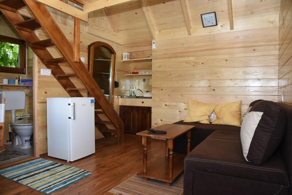 Holiday Home Kucica Na Drvetu Баня-Ковиляча Экстерьер фото