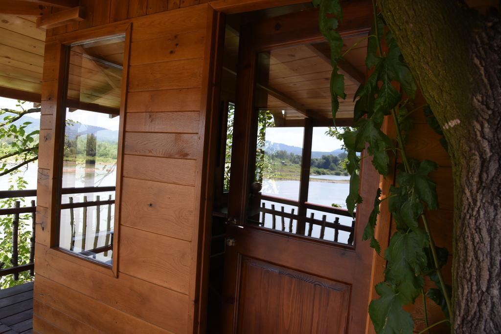 Holiday Home Kucica Na Drvetu Баня-Ковиляча Экстерьер фото
