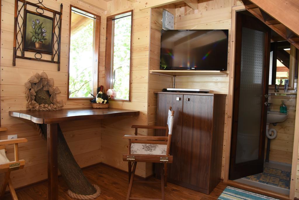 Holiday Home Kucica Na Drvetu Баня-Ковиляча Экстерьер фото