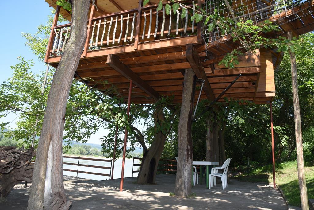 Holiday Home Kucica Na Drvetu Баня-Ковиляча Экстерьер фото
