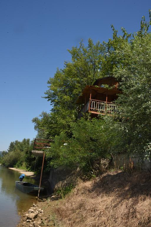Holiday Home Kucica Na Drvetu Баня-Ковиляча Экстерьер фото